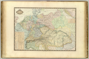 Ein offenes altes Buch, das eine detaillierte historische Karte von Deutschlands Provinzen und Städten zeigt.