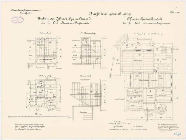 Ein detaillierter architektonischer Grundriss des ehemaligen Bundeskanzleramts, der komplexe Layouts und Anmerkungen zeigt.
