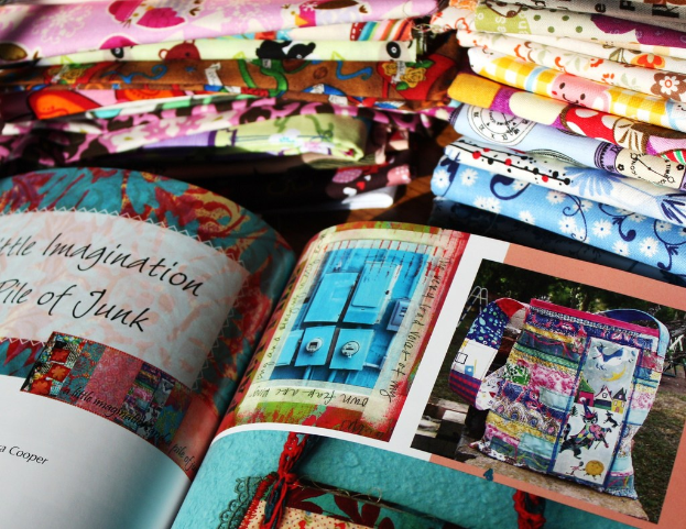 Ein Buch mit offensichtlichem Einband und Rücken.