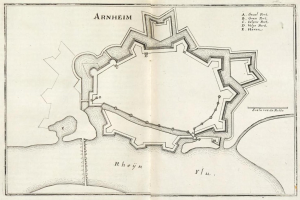 Ein detaillierter Stadtplan der Stadt Arnheim auf Papier, der Straßen, Gebäude und Sehenswürdigkeiten mit Textanmerkungen zeigt.