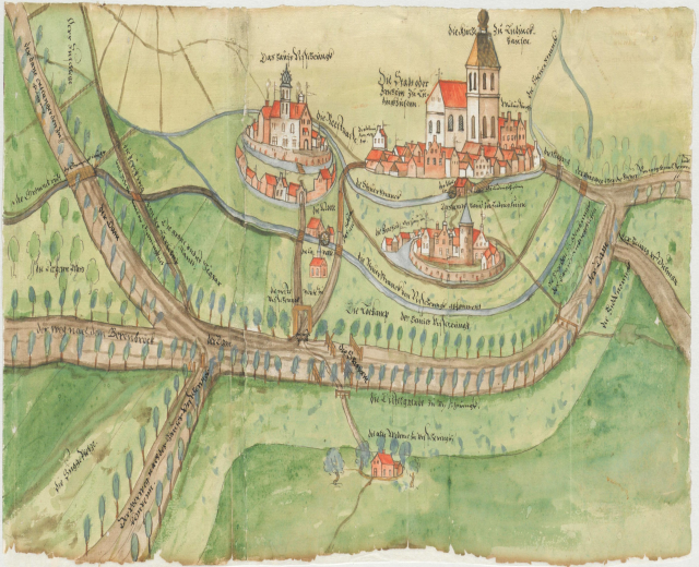 Eine Stadtkarte mit einem Schloss in der Mitte, umgeben von Gebäuden, Bäumen, Straßen und Gras, mit zusätzlichem Text, der Details zur Stadt liefert.