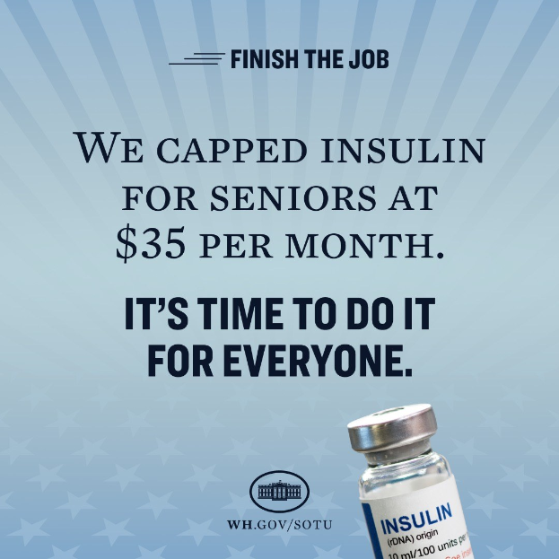 Ein Plakat zeigt ein Insulinfläschchen und den Text "Wir haben Insulin für Senioren auf 35 Dollar pro Monat begrenzt. Es ist an der Zeit, das für alle zu tun."