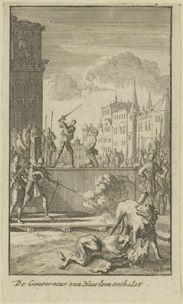 Ein Mann wird von einem Hund vor einer Menge mit Waffen angegriffen, mit Gebäuden und Himmel im Hintergrund und Text unten.